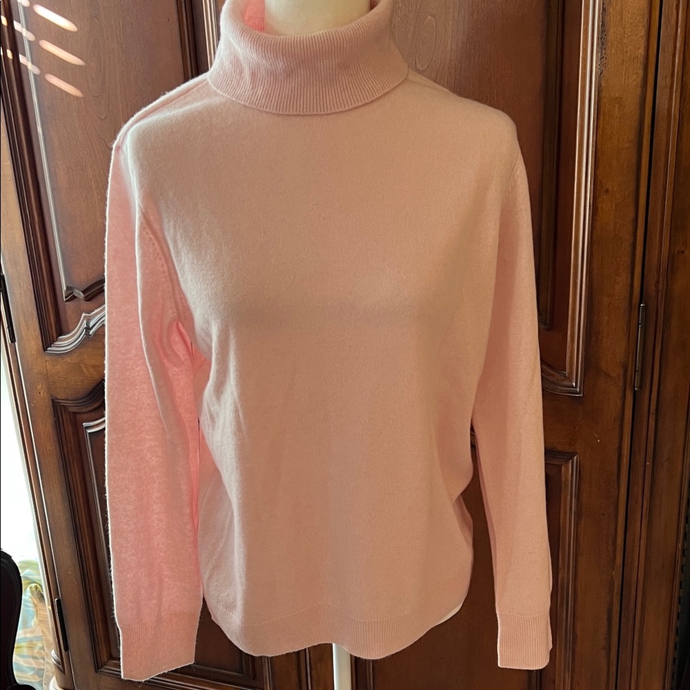 Orvis Soft Pink Cashmere Turtleneck Sweater, NWOT, L